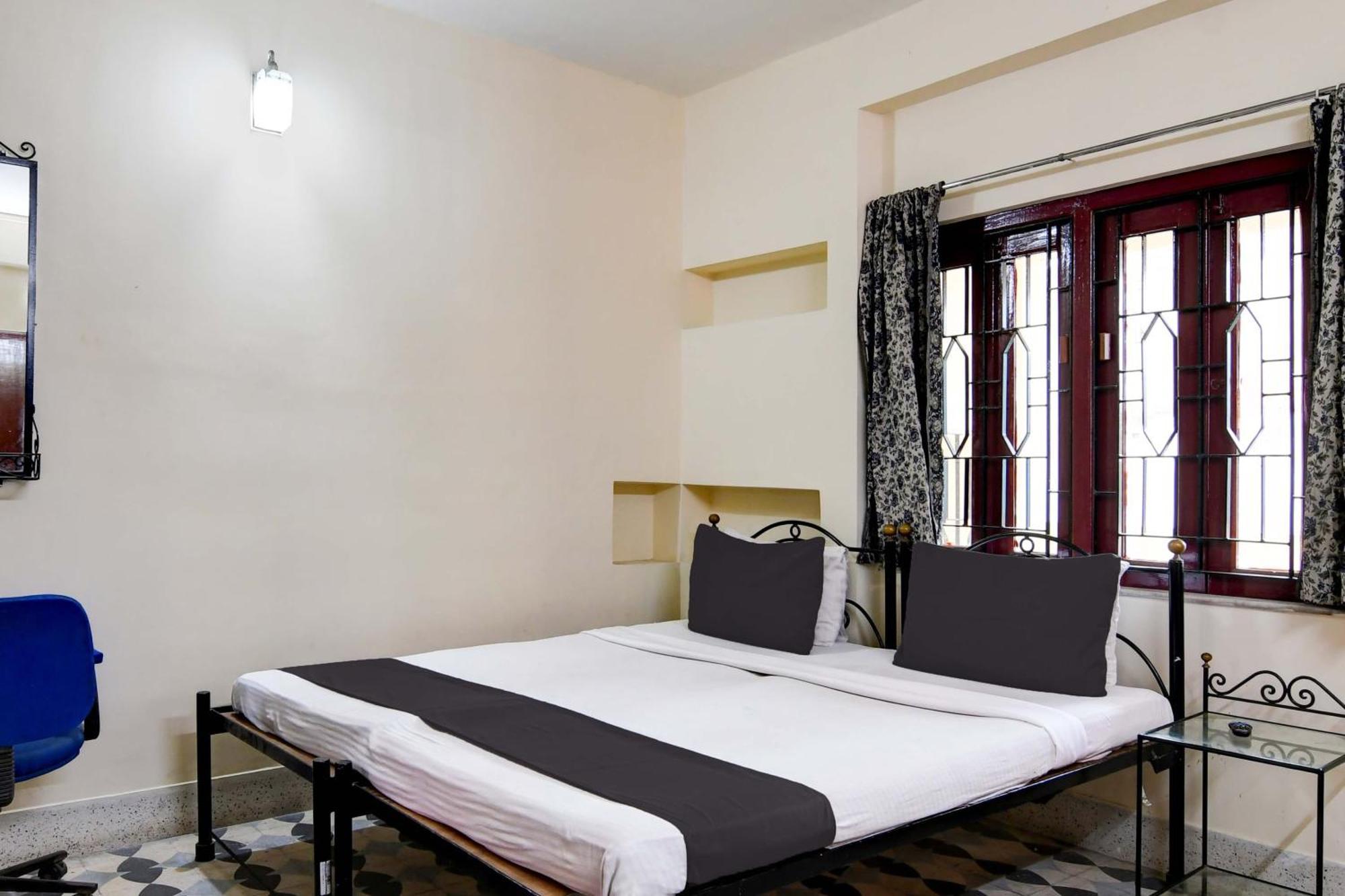 Oyo Simplex Guest House Behala Kolkata Ngoại thất bức ảnh