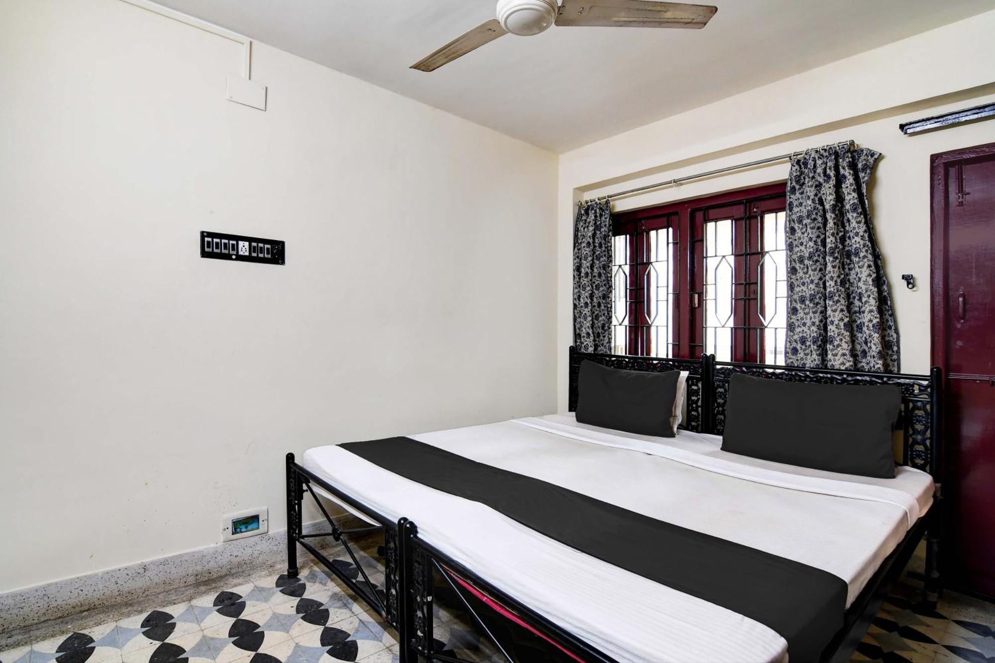 Oyo Simplex Guest House Behala Kolkata Ngoại thất bức ảnh
