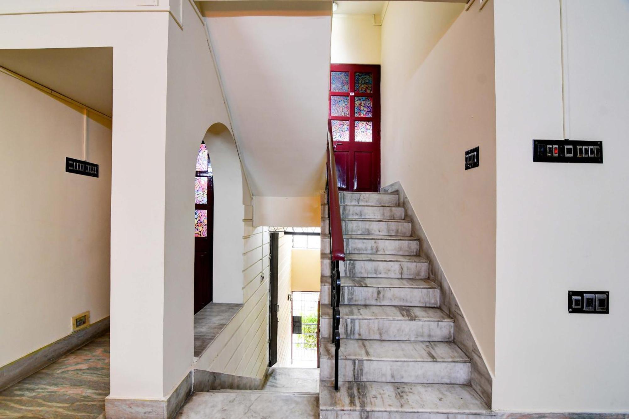 Oyo Simplex Guest House Behala Kolkata Ngoại thất bức ảnh