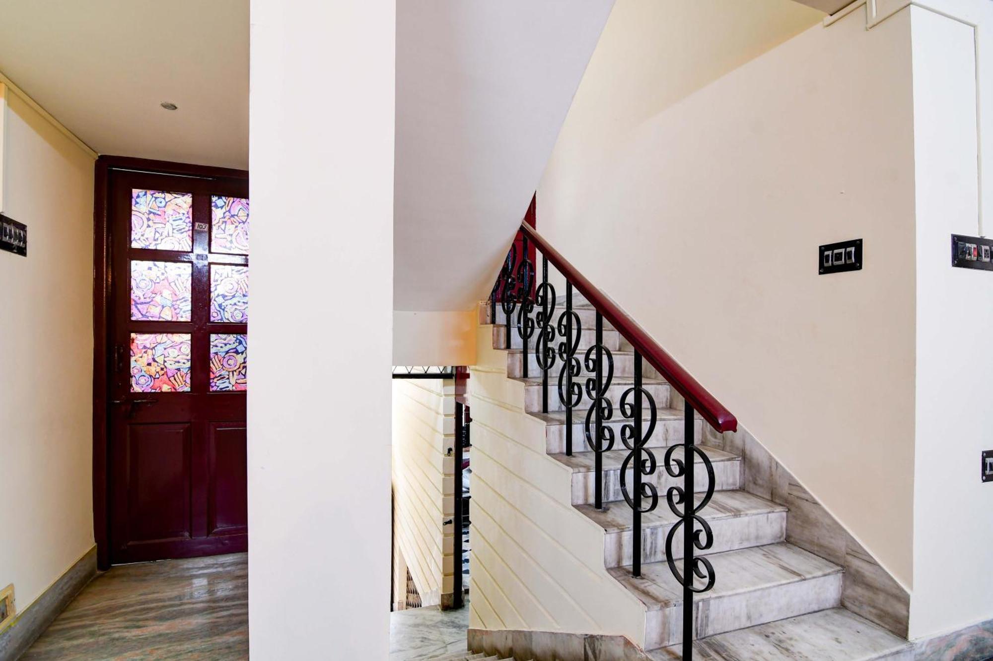 Oyo Simplex Guest House Behala Kolkata Ngoại thất bức ảnh