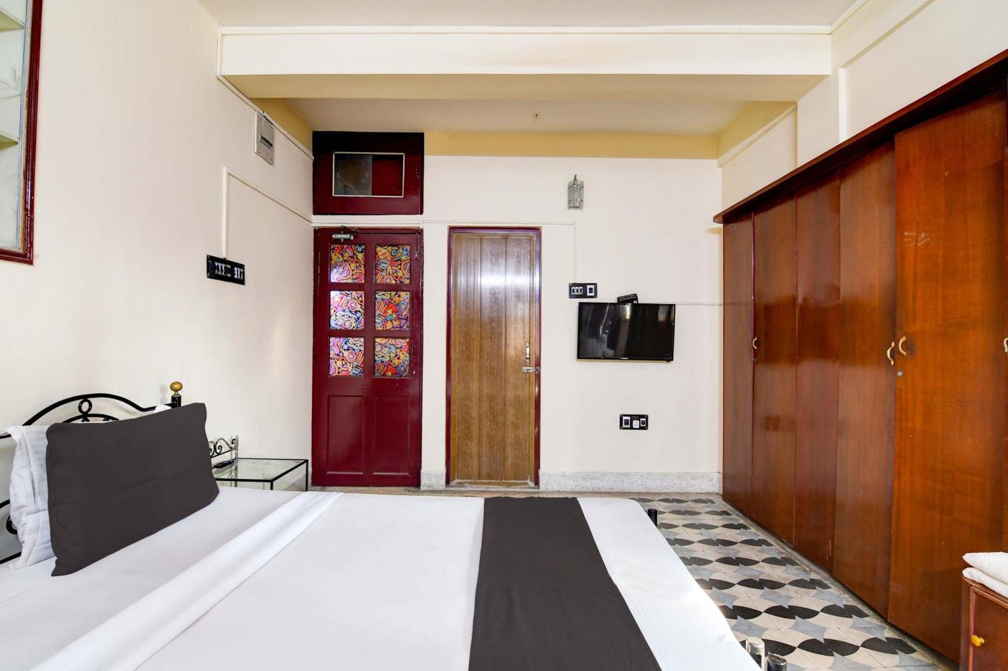 Oyo Simplex Guest House Behala Kolkata Ngoại thất bức ảnh